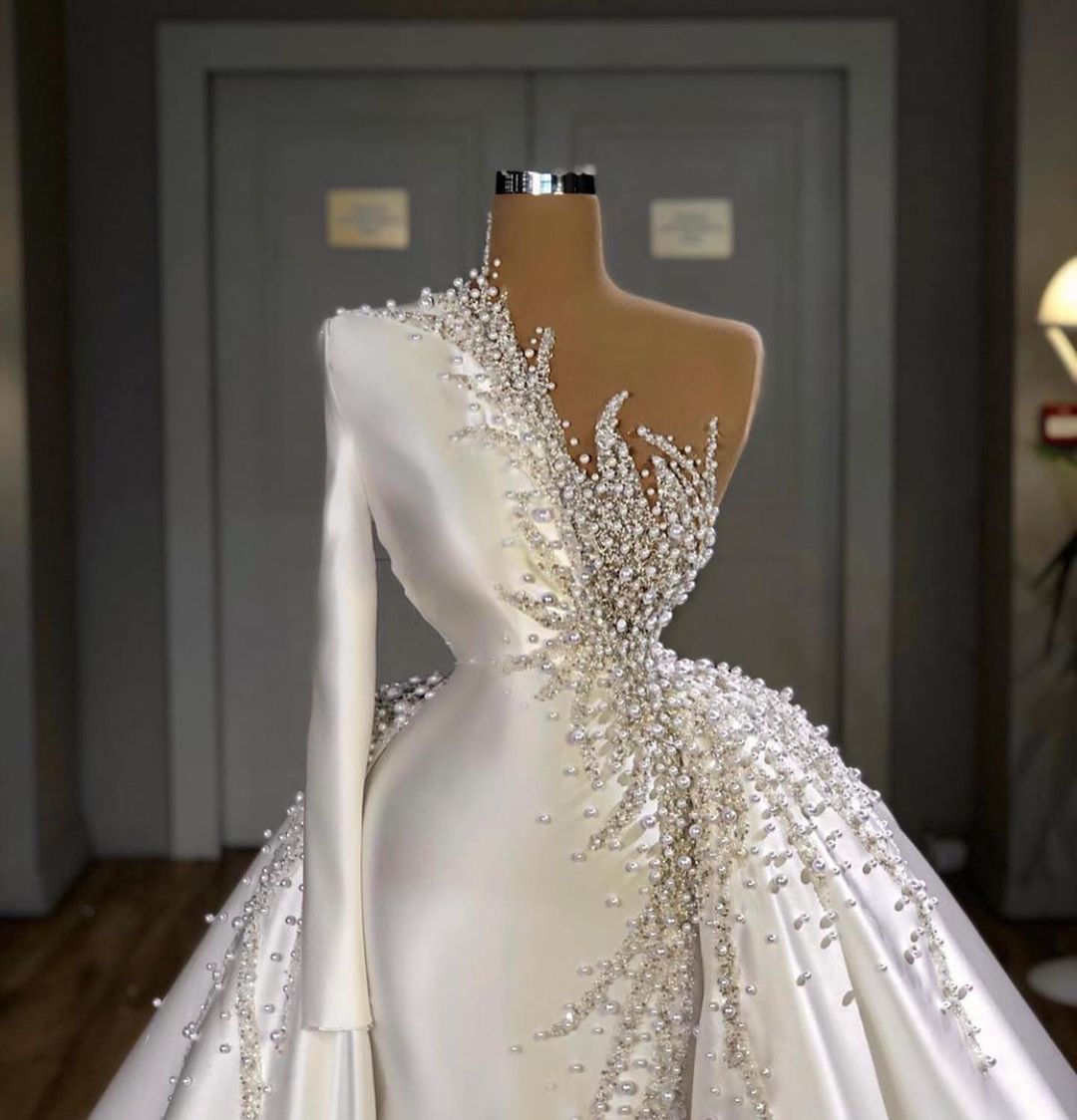 Mermaid One Shoulder Sweep / Brush Train Satin Bridal Attire With Pearls 4