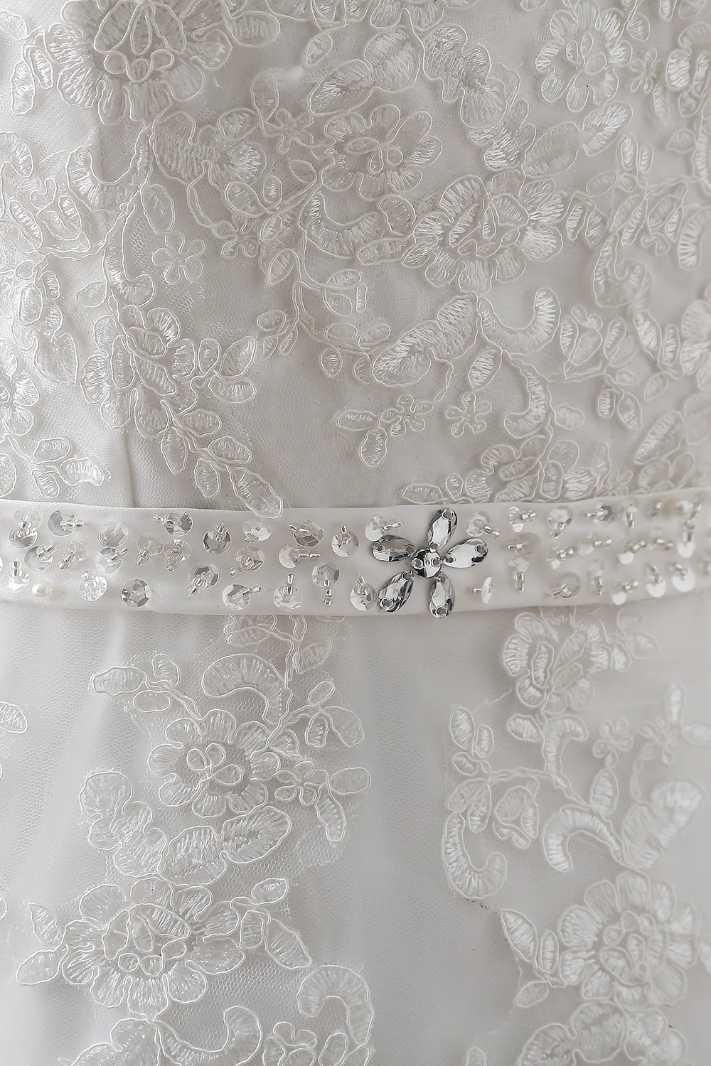 V-neck Sleeveless Sweep / Brush Train Tulle Wedding Gown With Lace 6