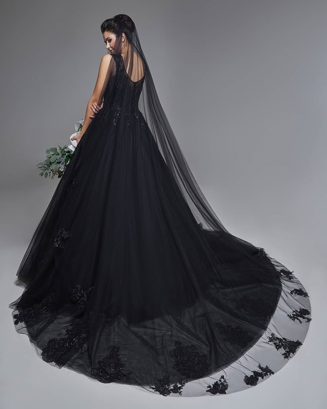 A-line V-neck Sleeveless Sweep / Brush Train Tulle Wedding Gown With Lace 3