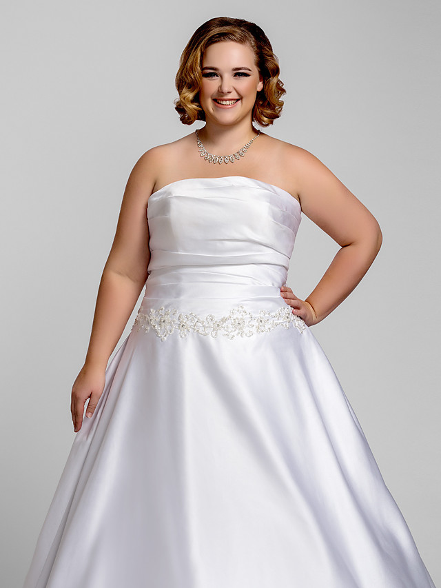 A-line Strapless Tulle Wedding Gown With Court Train 5