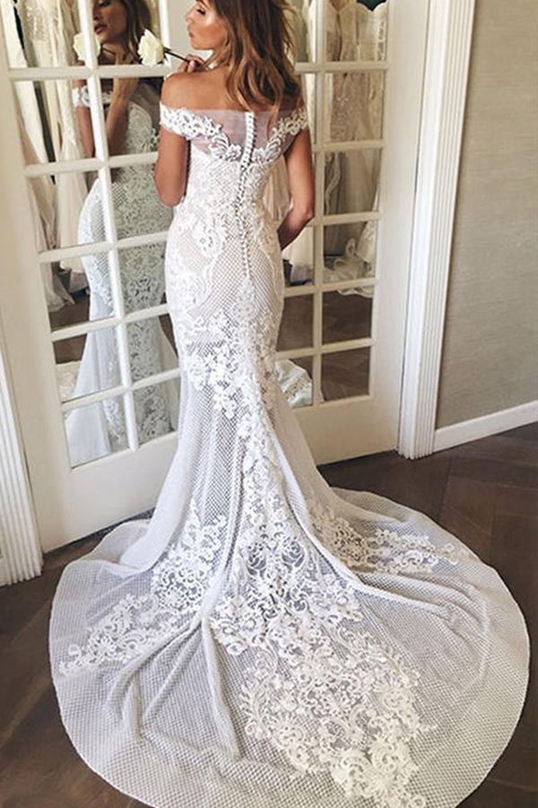 Column Bateau Neck Cap Sleeves Cathedral Train Tulle Wedding Gown With Lace 4
