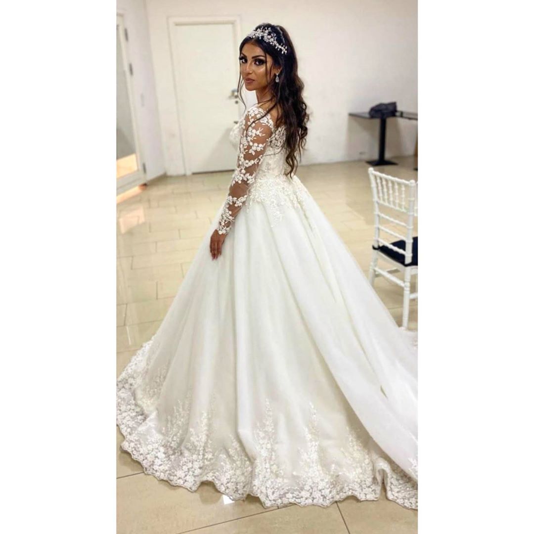 A-line Jewel Neck Long Sleeves Court Train Tulle Bridal Gown With Appliques 3