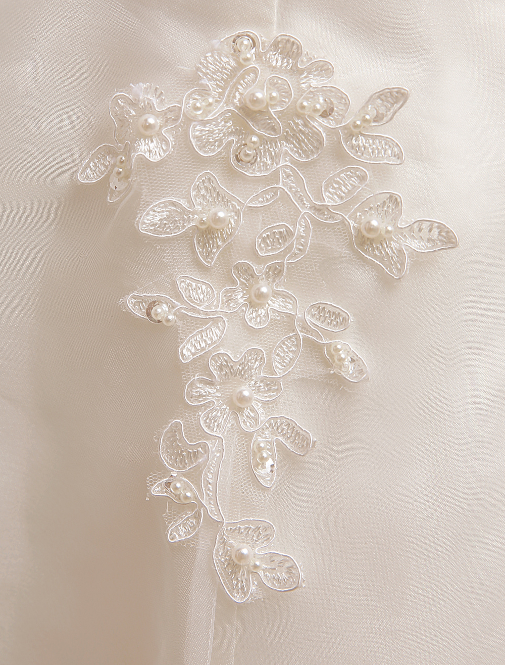 A-line Sweetheart Neck Short Sleeves Mini Organza Wedding Gown With Appliques 7