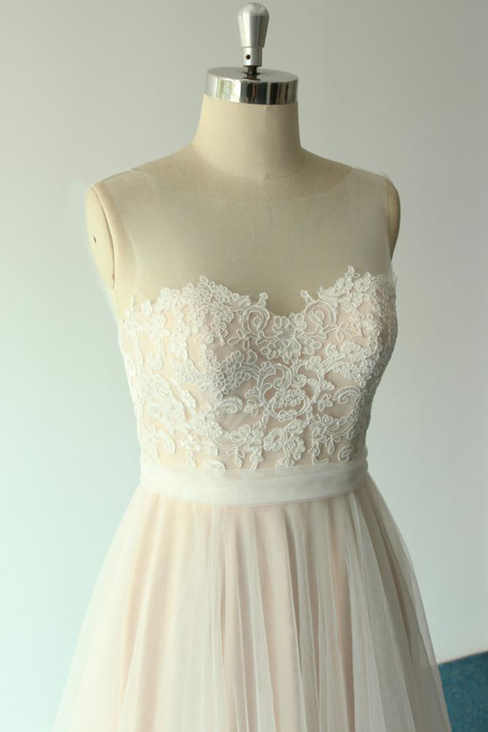 A-line Jewel Neck Sleeveless Floor-length Tulle Bridal Dress With Lace 5