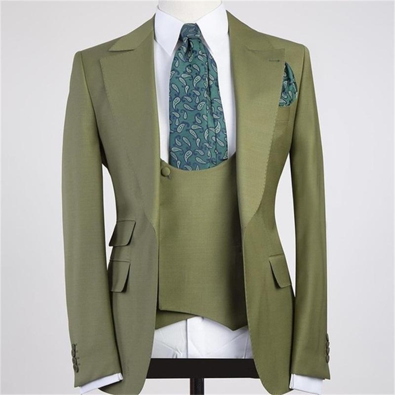 Three Pieces Bespoke Men Suit for Prom with Peaked Lapel 2