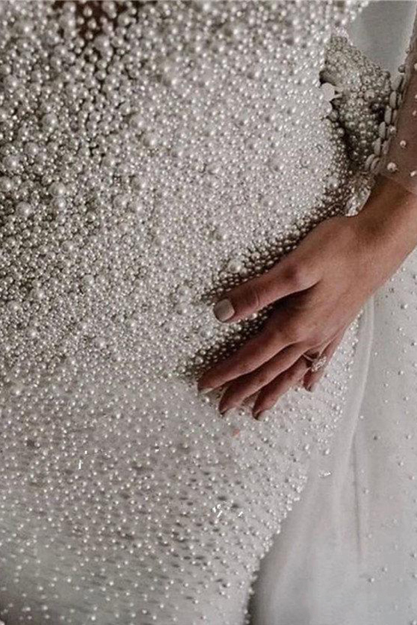 Column Jewel Neck Long Sleeves Cathedral Train Tulle Wedding Gown With Buttons 6