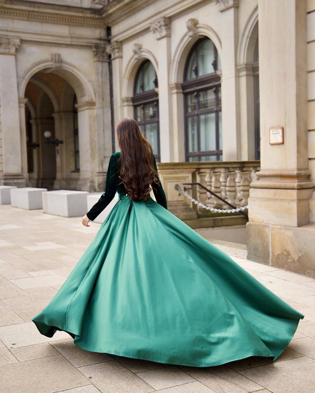 A-line V-neck Long Sleeves Sweep / Brush Train Velvet Formal Dress With Ruffles 2