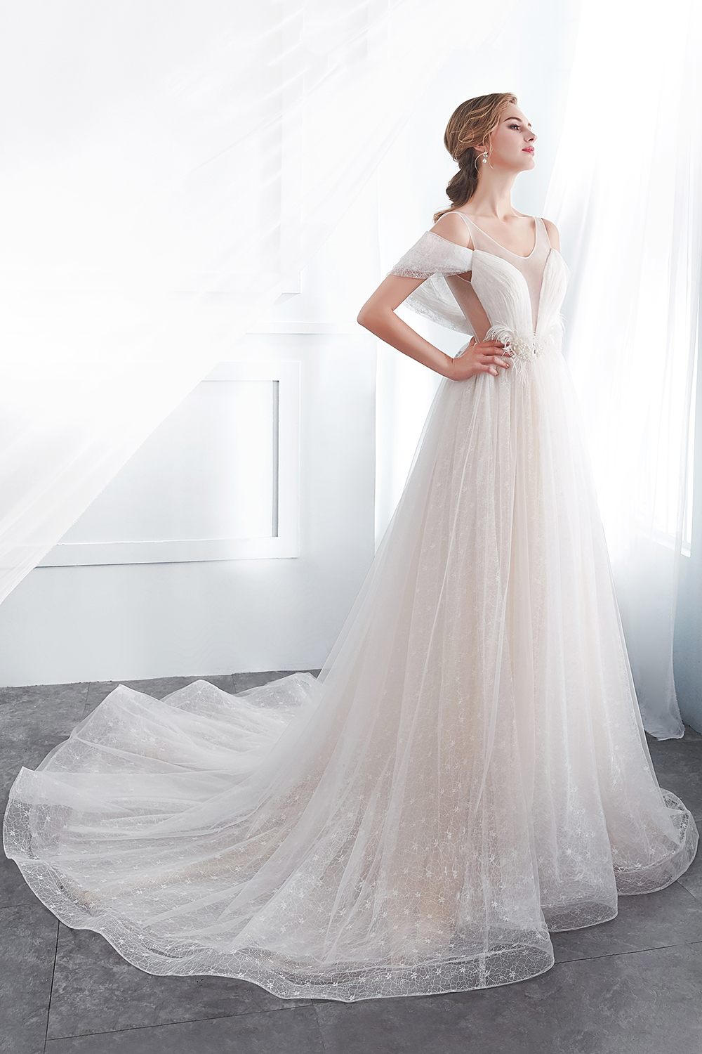 A-line Jewel Neck Sleeveless Chapel Train Tulle Bridal Dress With Lace 2
