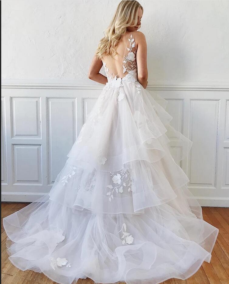 A-line Spaghetti Straps Sleeveless Chapel Train Tulle Wedding Gown With Lace 2
