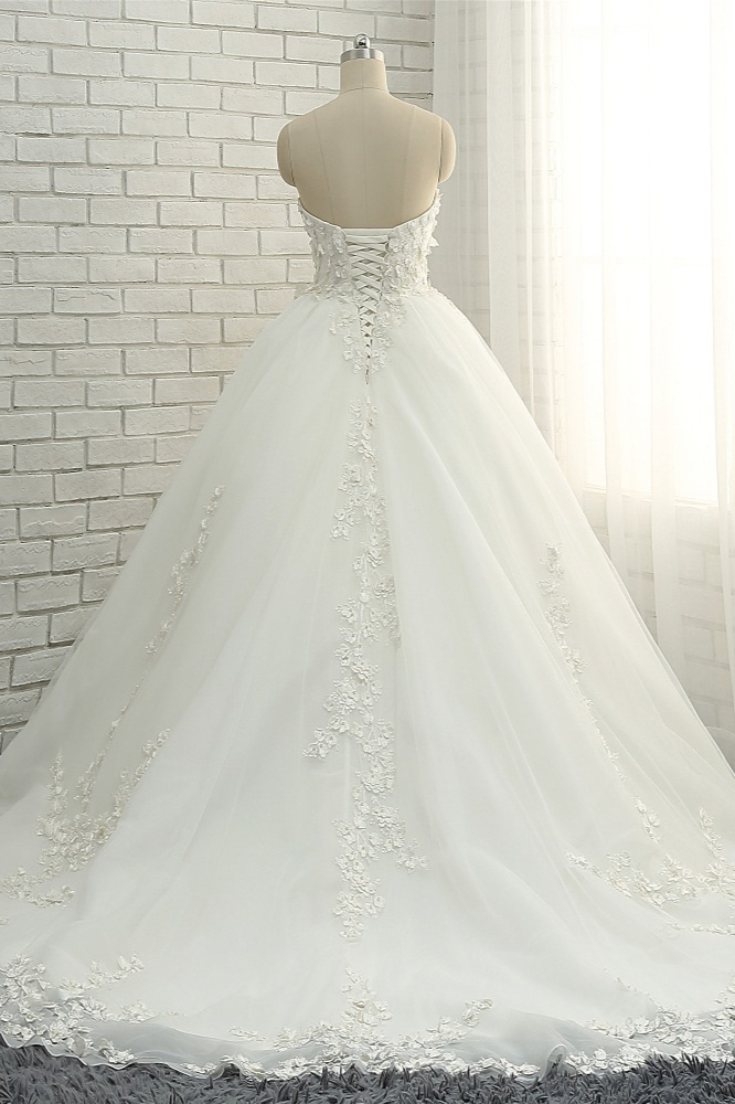 A-line Sweetheart Neck Court Train Tulle Wedding Gown With Appliques 2
