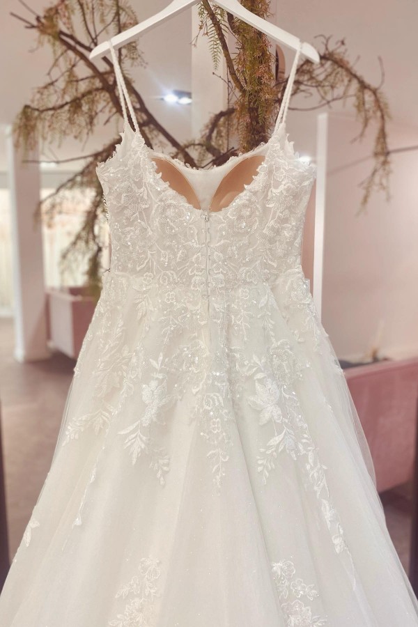 A-line Spaghetti Straps Sleeveless Chapel Train Tulle Bridal Dress With Pattern 3