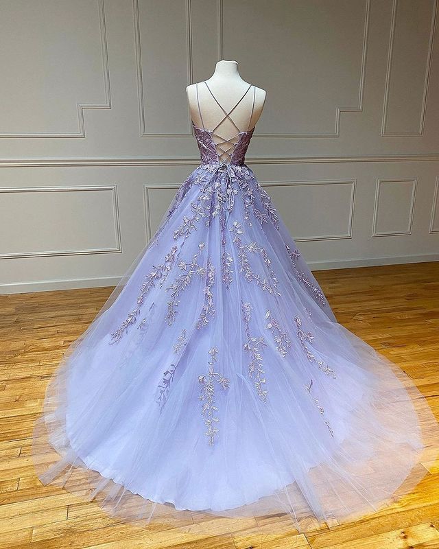 A-line Spaghetti Straps Sleeveless Floor-length Tulle Prom Gown With Lace 6