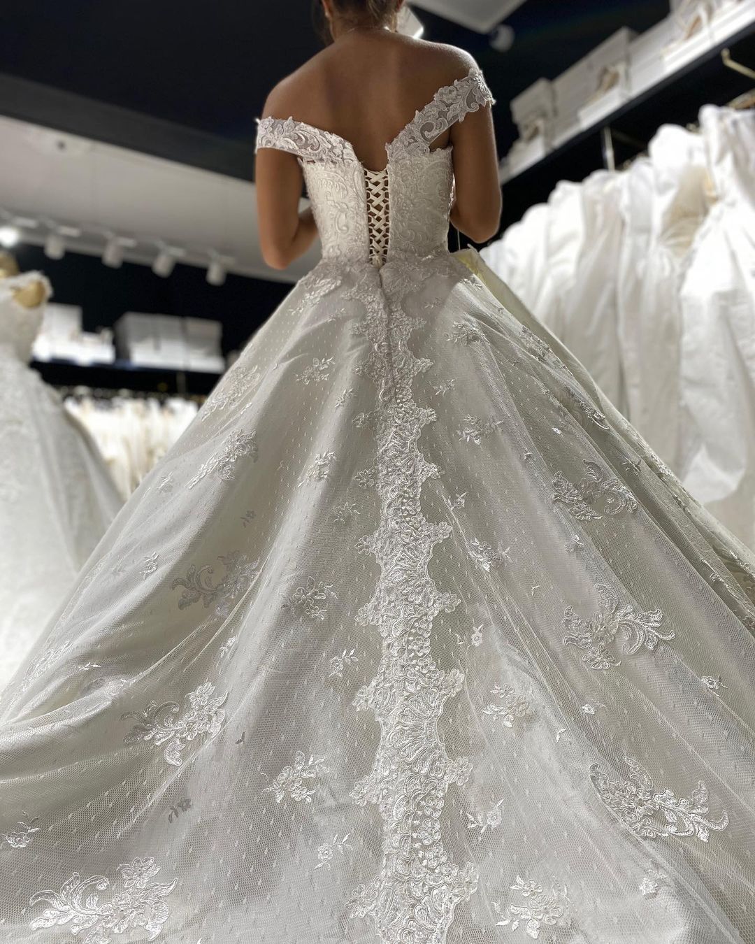 A-line Off-the-shoulder Sleeveless Chapel Train Lace Bridal Attire With Lace 3