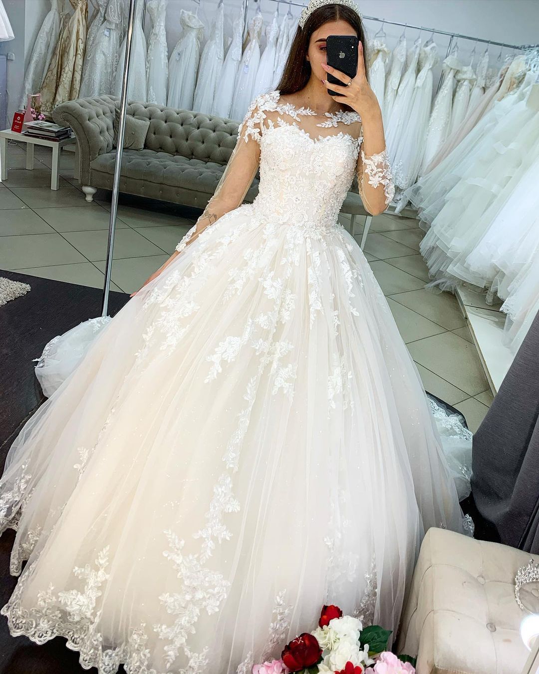 Jewel Neck Long Sleeves Court Train Tulle Bridal Gown With Lace 3