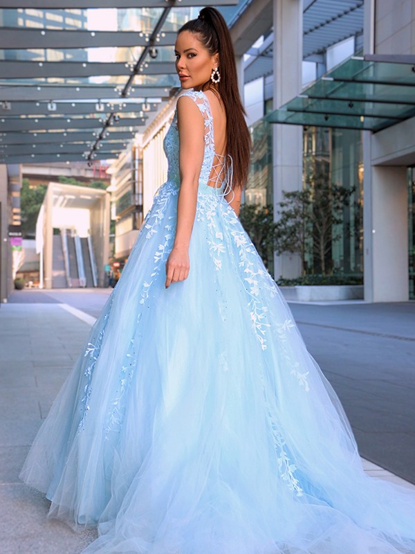 A-line Straps Scoop Neck Sleeveless Sweep / Brush Train Lace Evening Dress With Lace 3