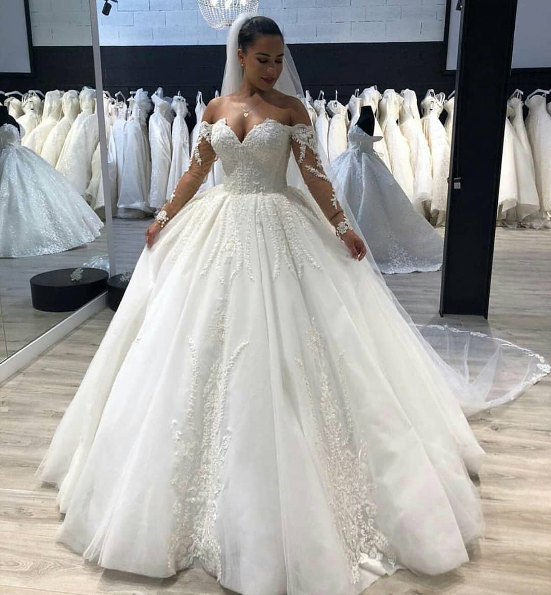 Ball Gown Off-the-shoulder Long Sleeves Sweep / Brush Train Tulle Bridal Gown With Appliques 2