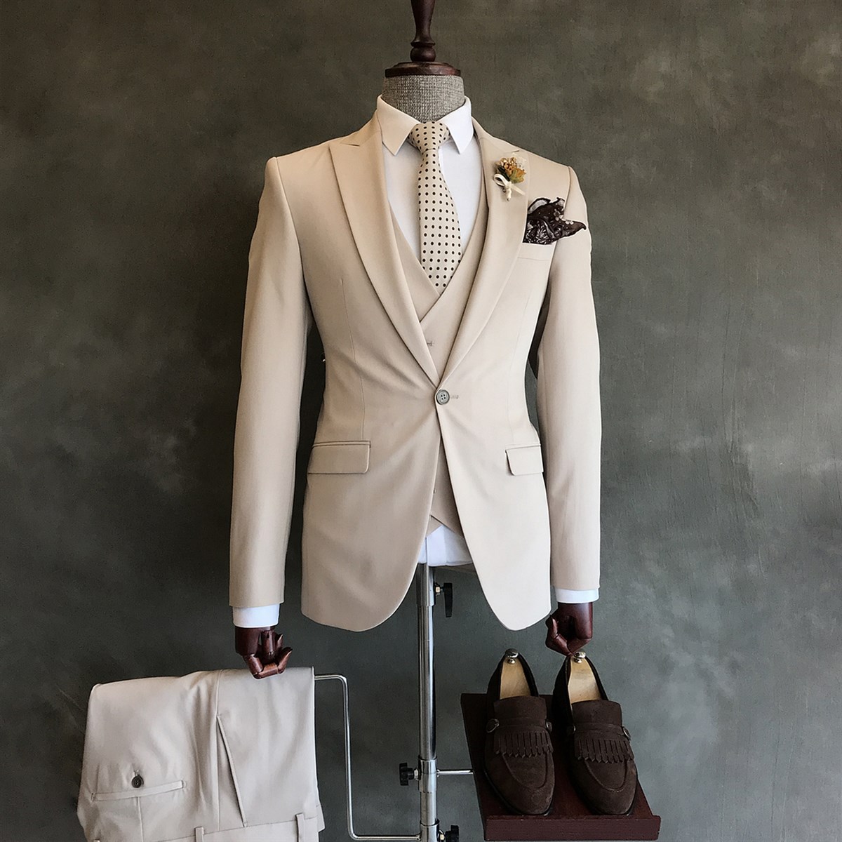 Champagne Single Breasted Business Suit 2