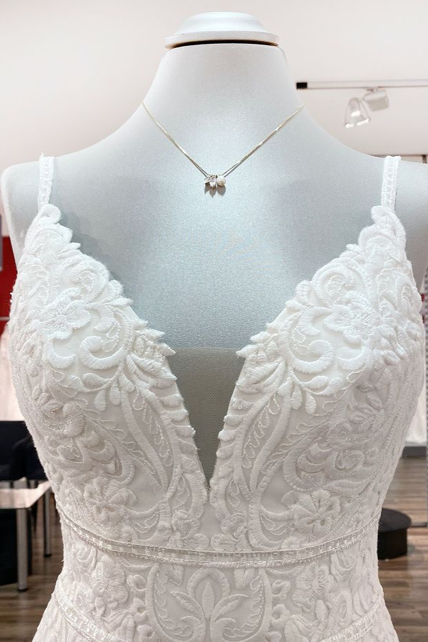 Deep V-neck Mermaid Crepe Wedding Dress with Delicate Lace Appliques 4