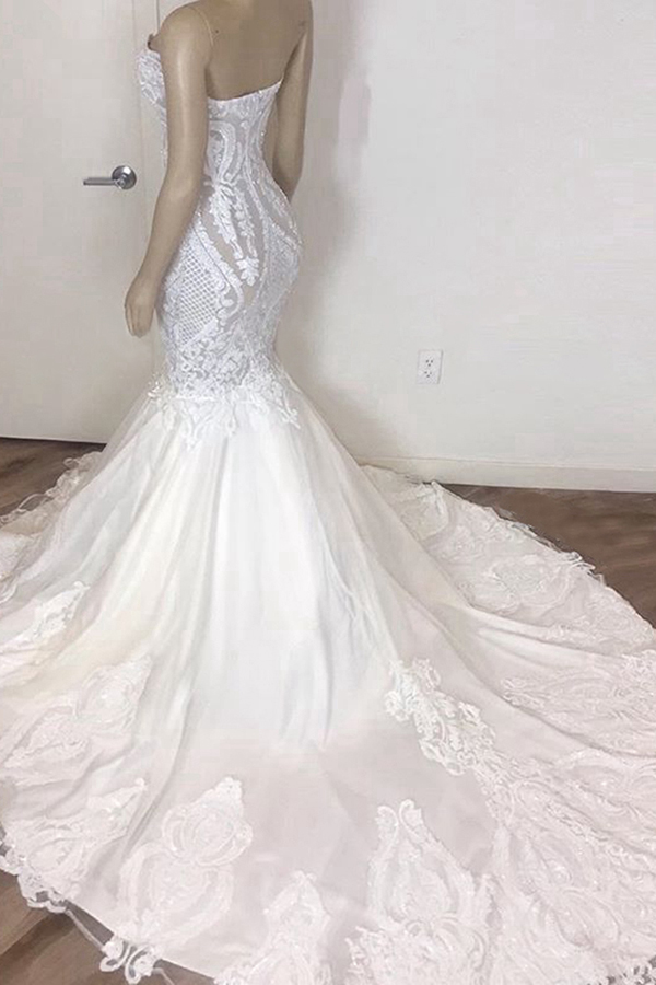 Mermaid Strapless Sweetheart Neck Sleeveless Chapel Train Tulle Bridal Gown With Lace 2
