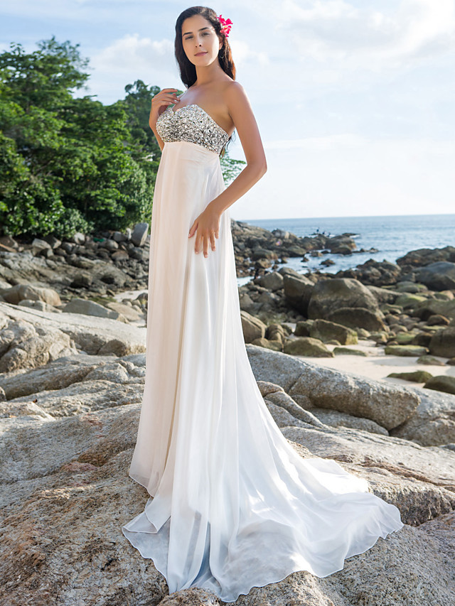 Column Strapless Sweetheart Neck Sweep / Brush Train Tulle Wedding Gown With Beading 2