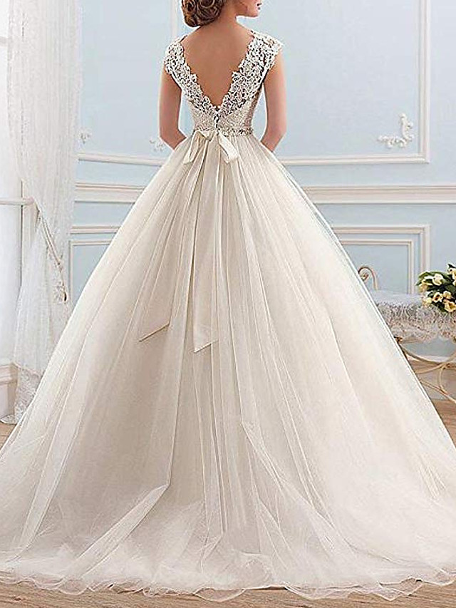 Ball Gown Cap Sleeves Sweep / Brush Train Tulle Wedding Gown With Buttons 2