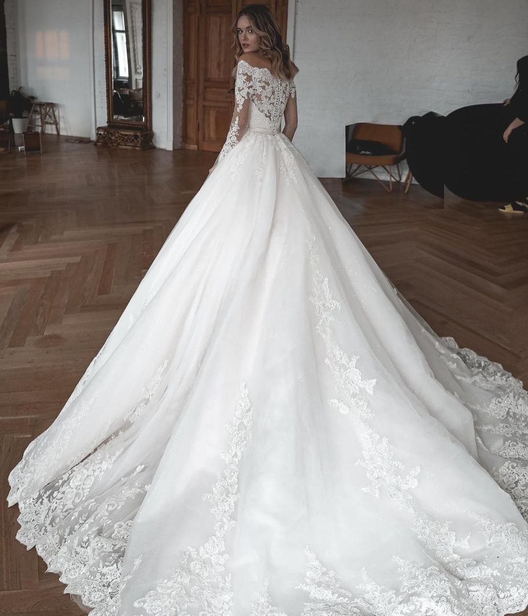 A-line Off-the-shoulder Long Sleeves Chapel Train Tulle Wedding Gown With Lace 4