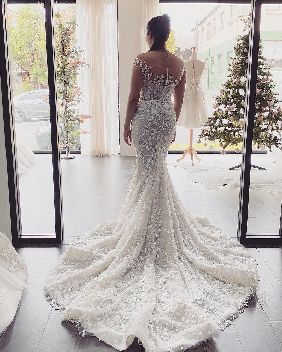 Mermaid Off-the-shoulder Sleeveless Sweep / Brush Train Lace Wedding Gown With Lace 3