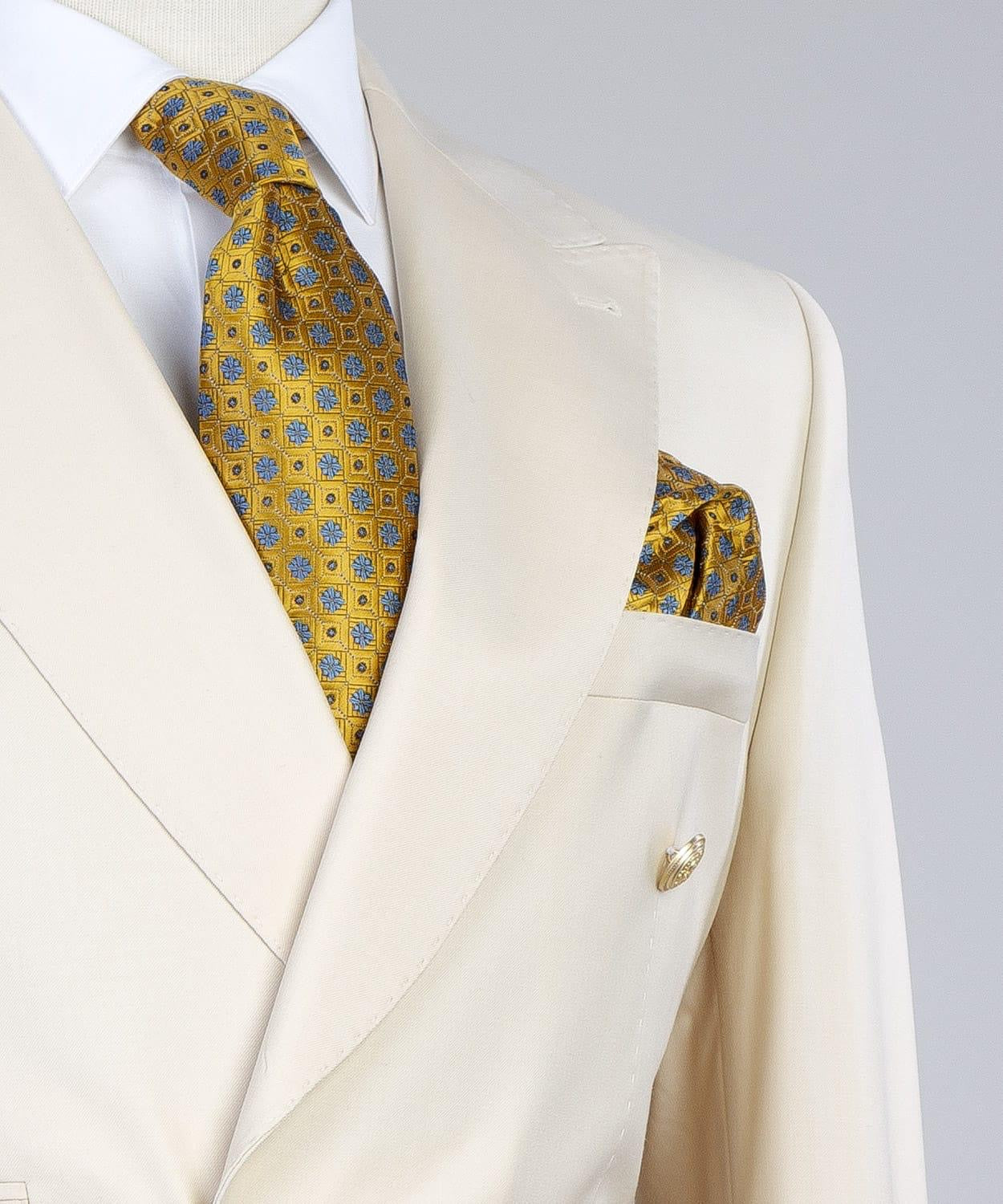 Creamy White Double Breasted Men Suit with Peaked Lapel 2