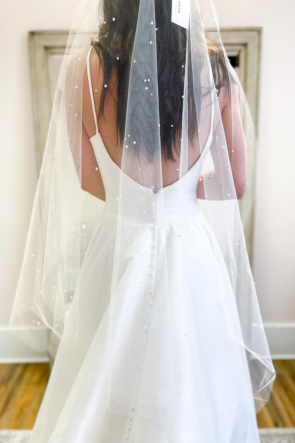 A-line Spaghetti Straps Sweetheart Neck Sleeveless Chapel Train Satin Bridal Gown With Pockets 2