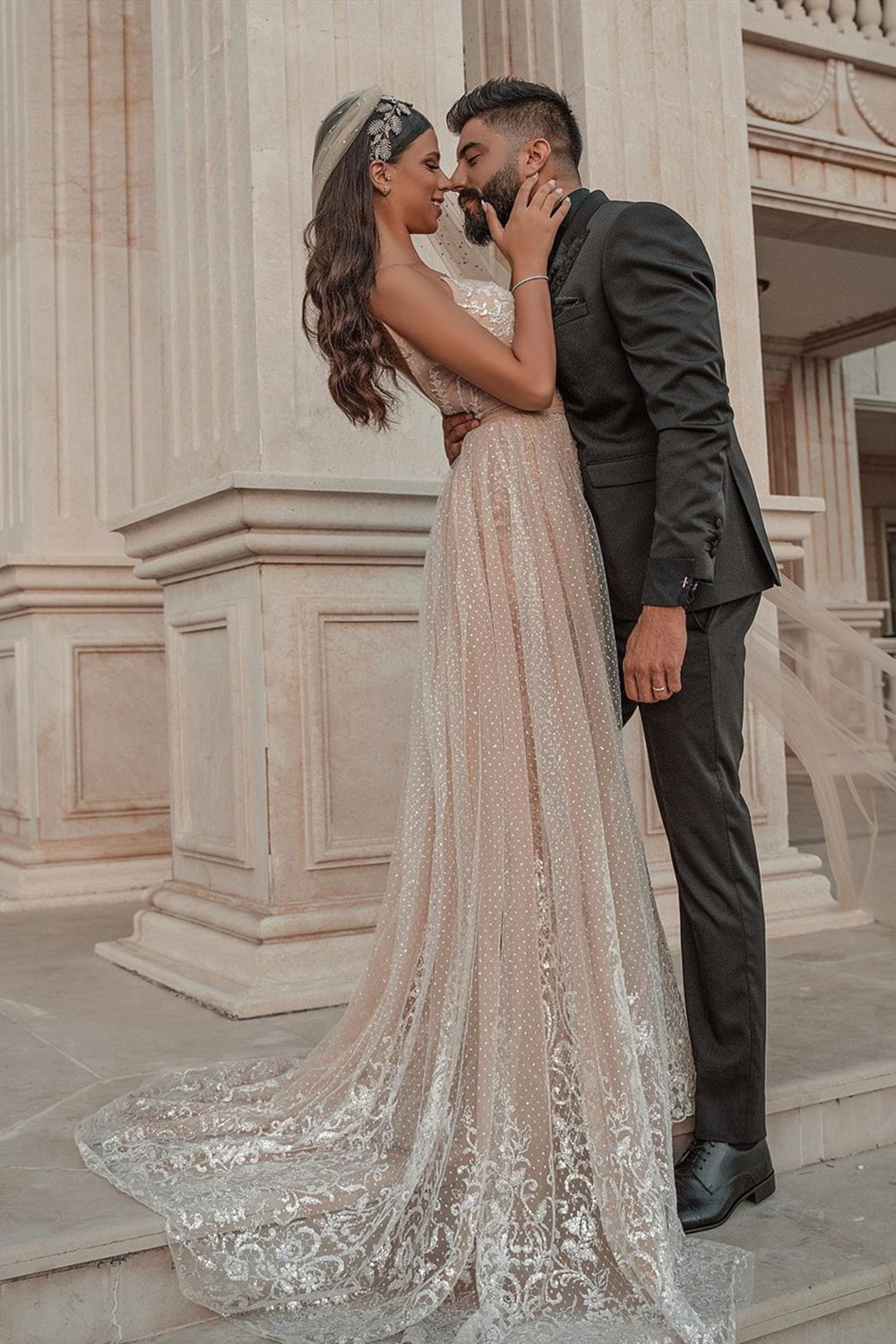 A-line Sweetheart Neck Sleeveless Detachable Train Tulle Bridal Gown With Beading 2