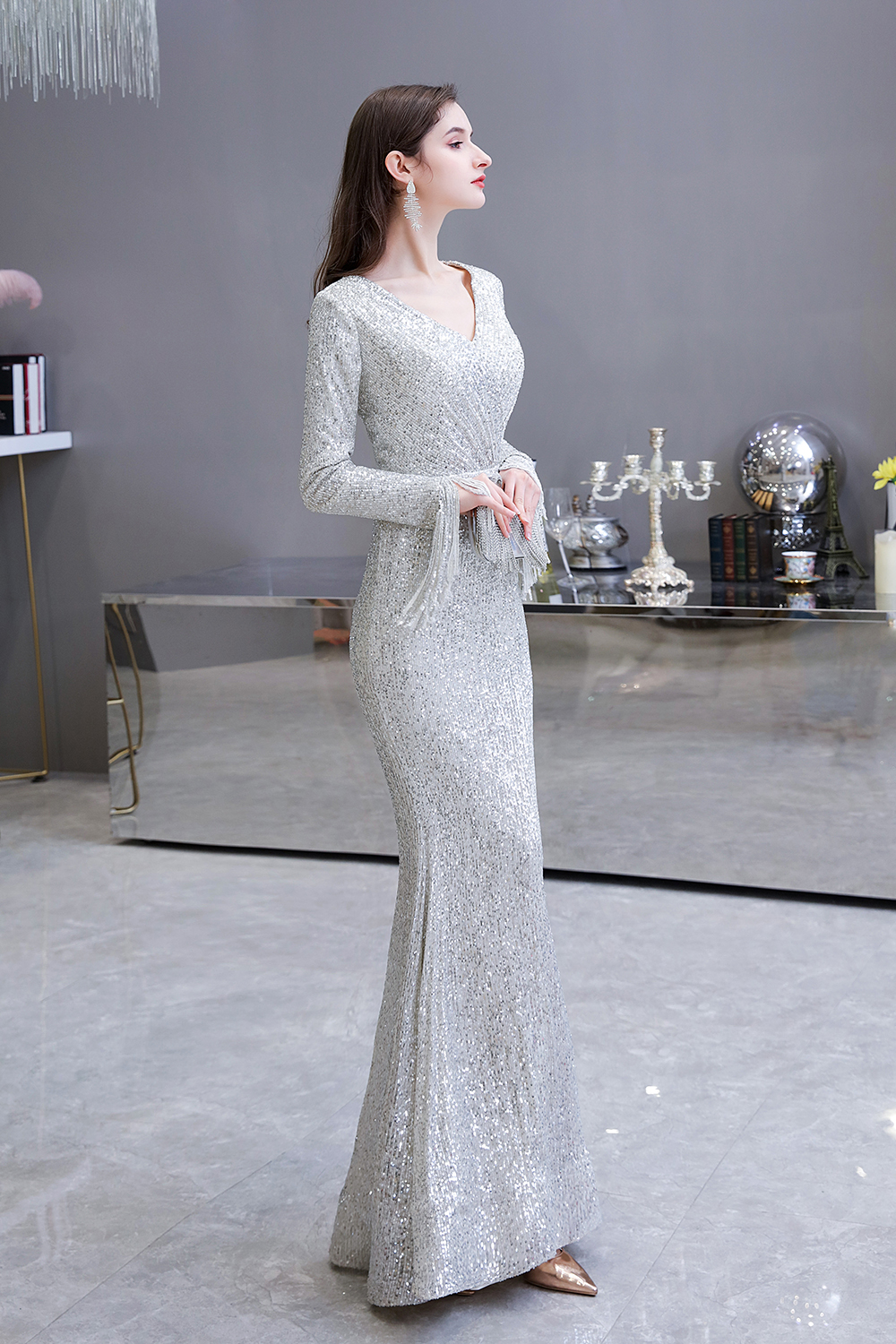Mermaid V-neck Long Sleeves Sweep / Brush Train Tulle Formal Dress With Sequins 2