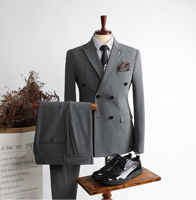Gray Double Breasted Peaked Lapel Business Men Suit 2