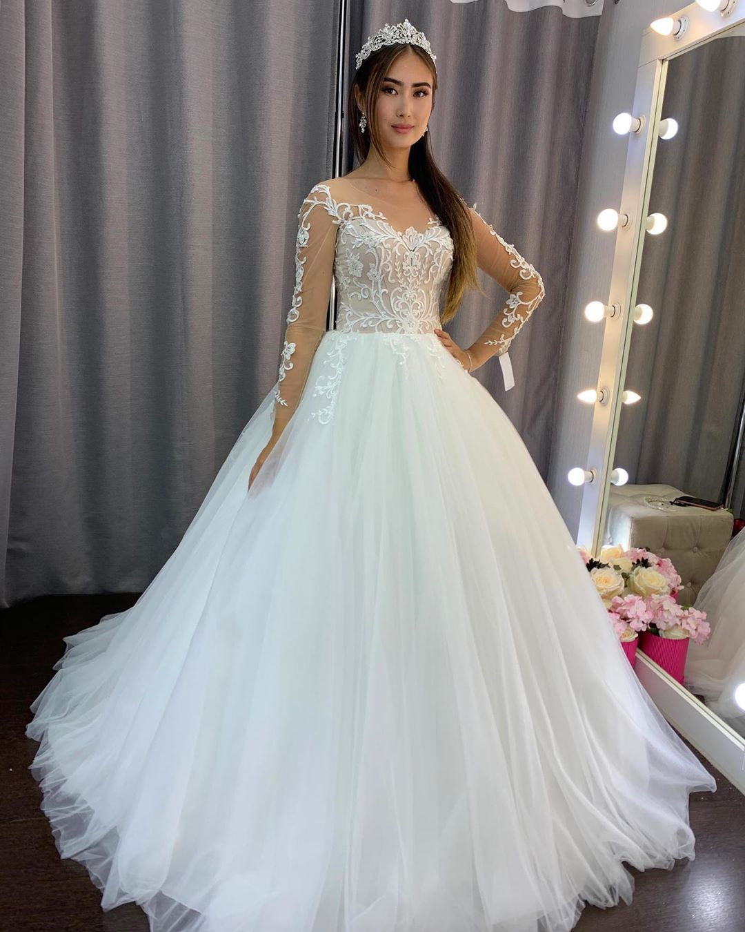 Sweetheart Neck Long Sleeves Court Train Tulle Wedding Dress With Pearls 5