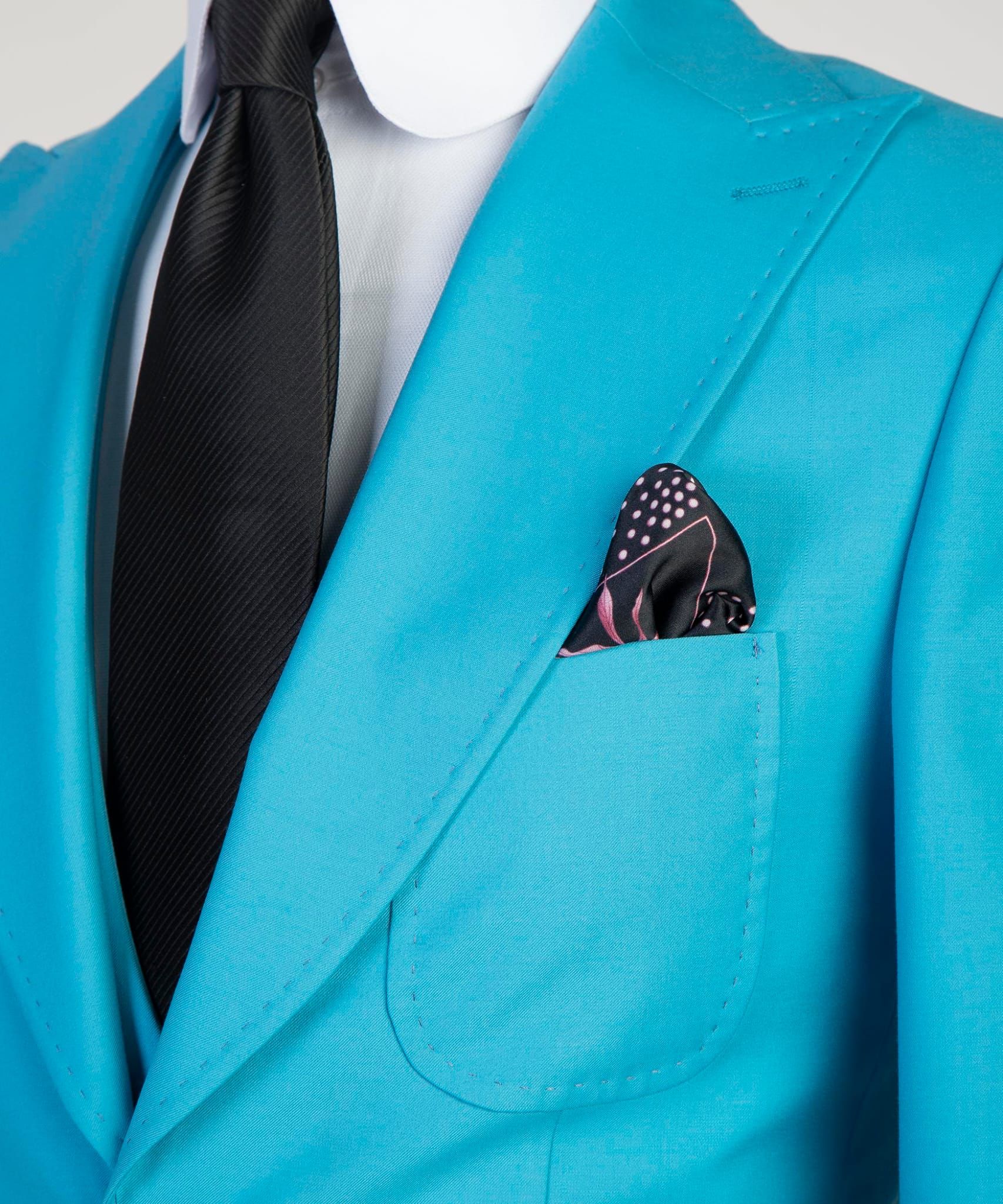 Blue Close Fitting Business Suit with Peaked Lapel 3