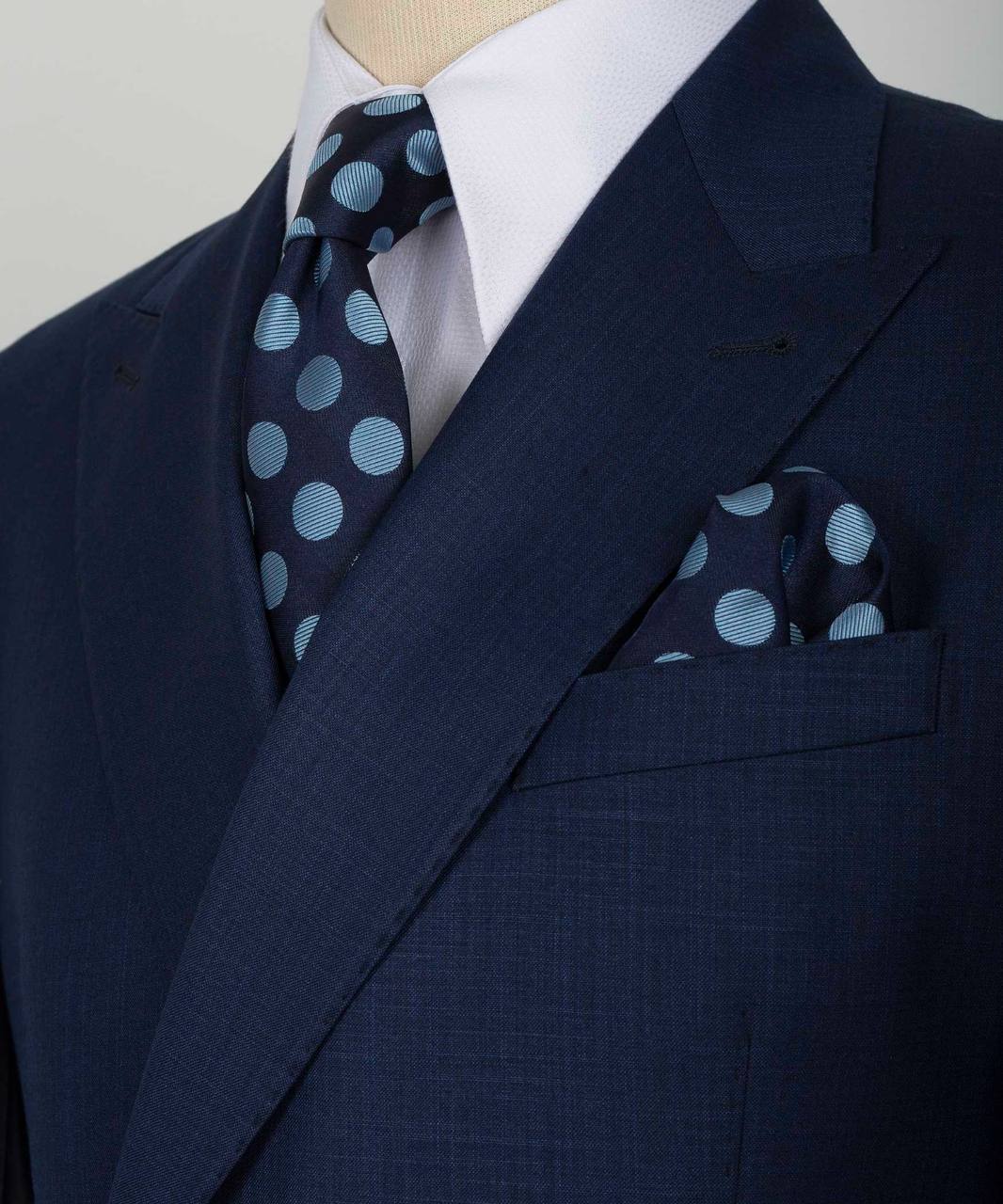 Dark Navy Peaked Lapel Bespoke Men Suit 2