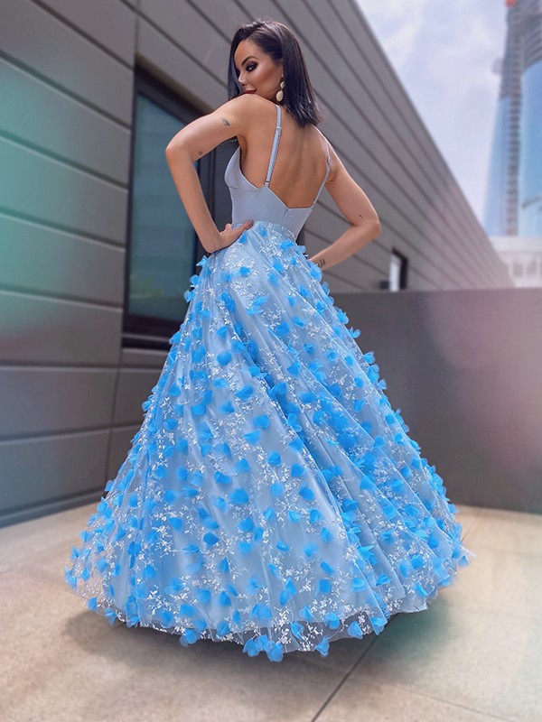 Ball Gown V-neck Long Sleeves Floor-length Lace Formal Dress With Lace 3