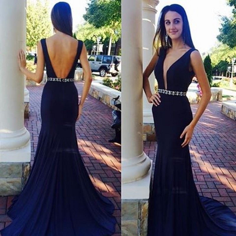 Mermaid Plunging Neckline Sleeveless Formal Dress With Sweep / Brush Train 2