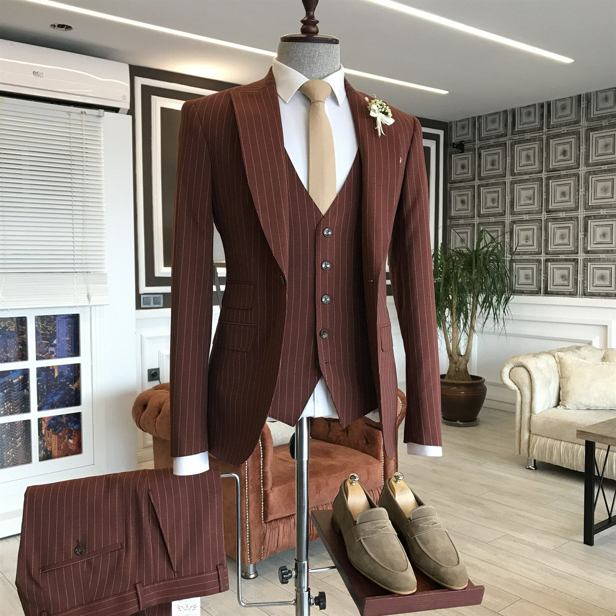 Burgundy Striped Business Suit with Peaked Lapel 2