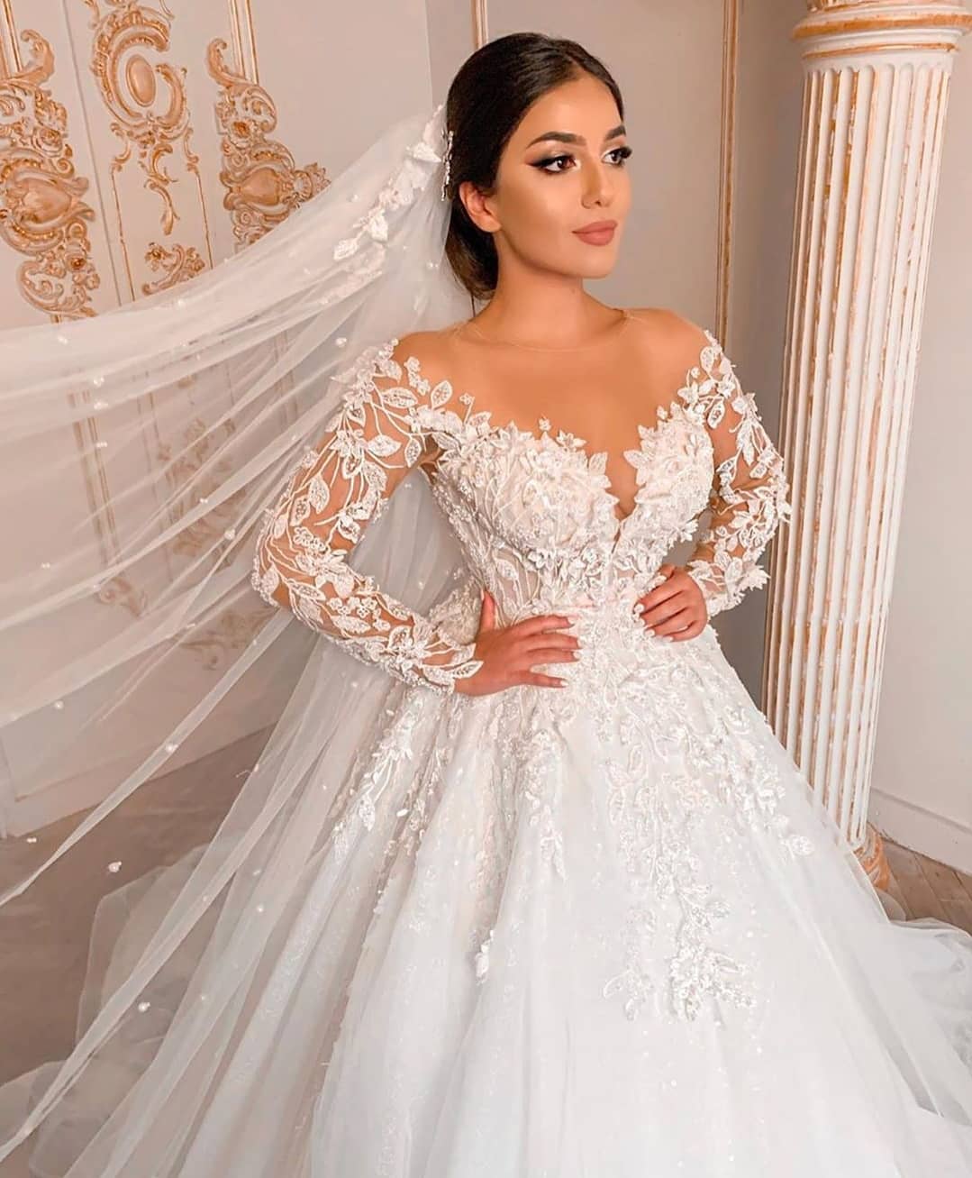 Ball Gown Jewel Neck Long Sleeves Court Train Tulle Bridal Gown With Lace 3