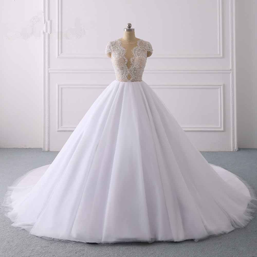 Ball Gown Jewel Neck Short Sleeves Floor-length Tulle Bridal Gown With Appliques 7