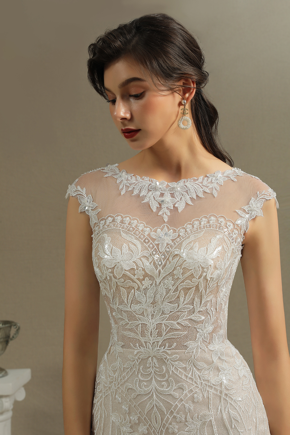 Mermaid Jewel Neck Sleeveless Cathedral Train Tulle Bridal Attire With Lace 4