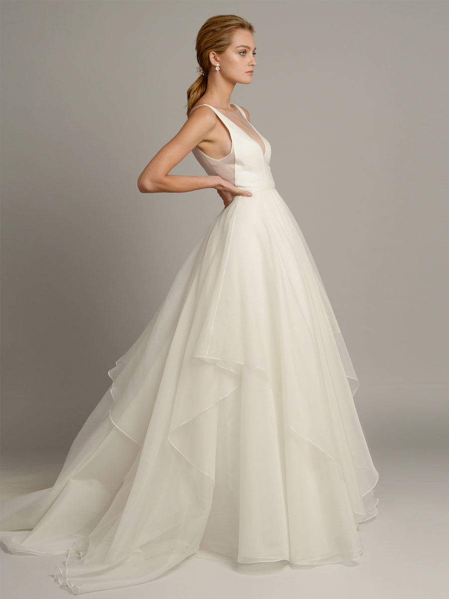 A-line V-neck Sleeveless Floor-length Bridal Gown With Buttons 2