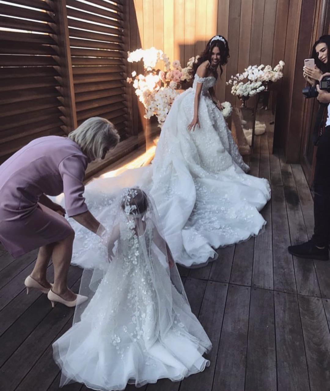 Ball Gown Off-the-shoulder Sleeveless Chapel Train Tulle Bridal Gown With Appliques 4