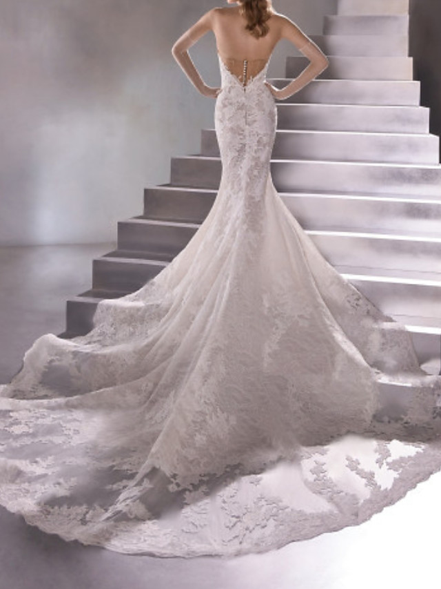 Mermaid Sweetheart Neck Sleeveless Sweep / Brush Train Tulle Wedding Gown With Buttons 2