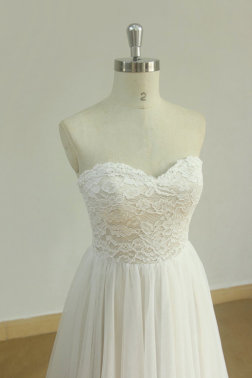 A-line Strapless Sleeveless Floor-length Tulle Wedding Gown With Lace 3