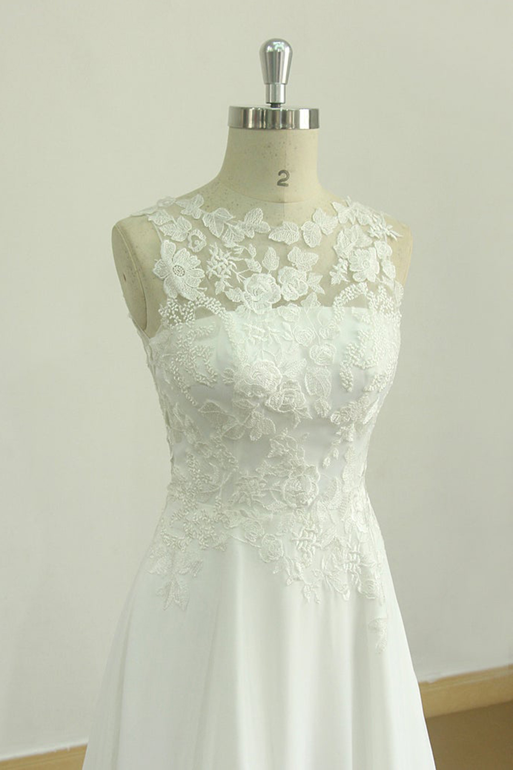 A-line Jewel Neck Sleeveless Floor-length Tulle Bridal Dress With Lace 3