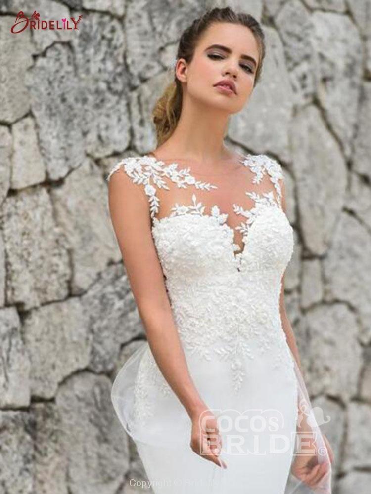 White Mermaid Wedding Dress with Sleeveless Design and Lace Appliques 3