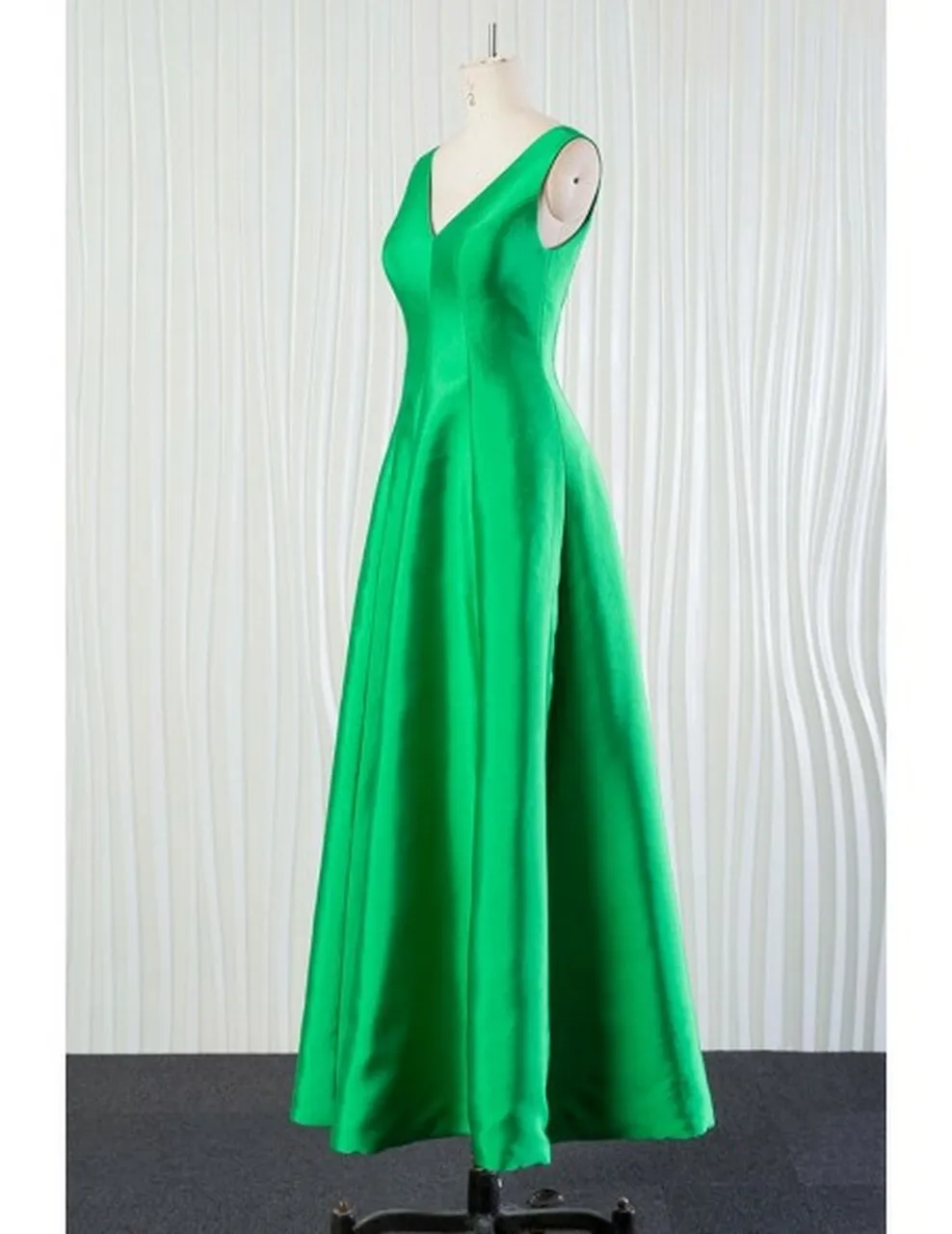 A-line V-neck Sleeveless Tea-length Satin Bridesmaid Attire 5