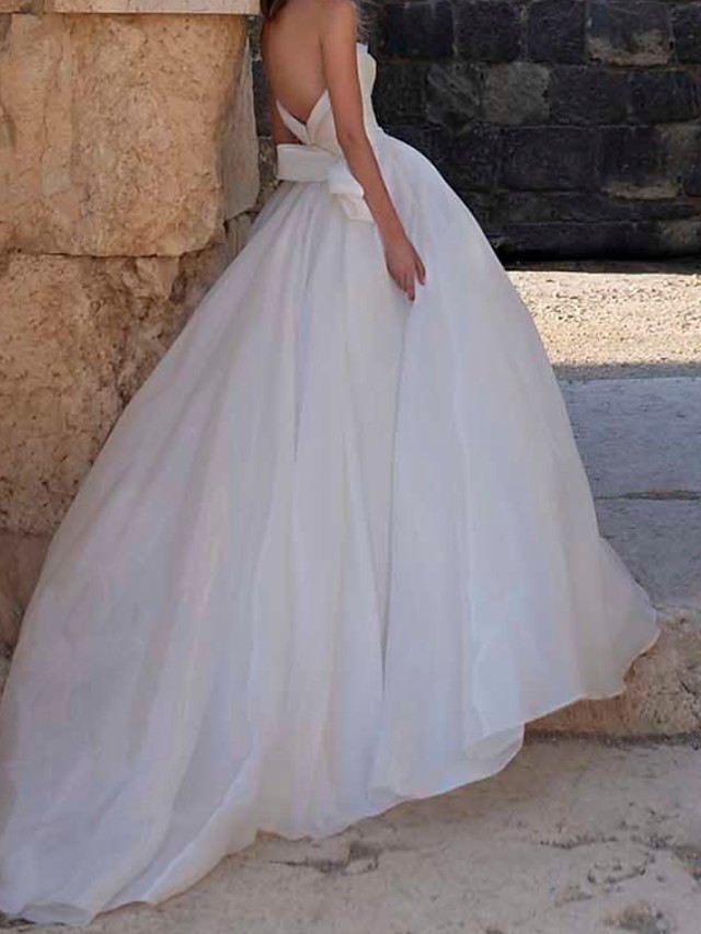 A-line Sweetheart Neck Sleeveless Tulle Bridal Gown With Sweep / Brush Train 3