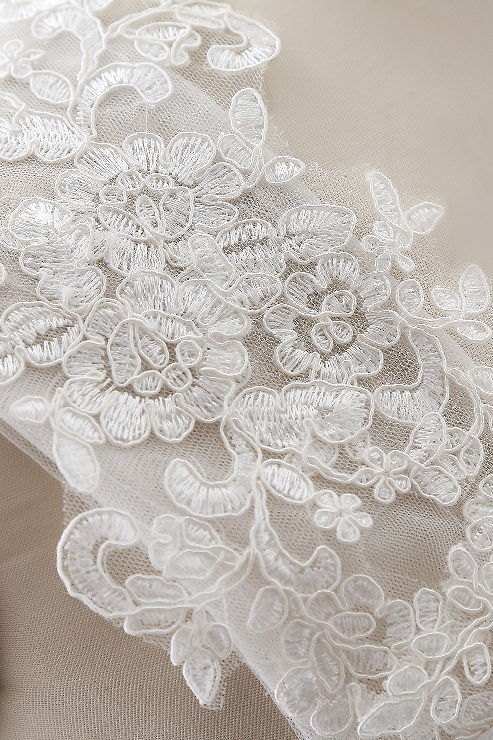 V-neck Sleeveless Sweep / Brush Train Tulle Wedding Gown With Lace 8
